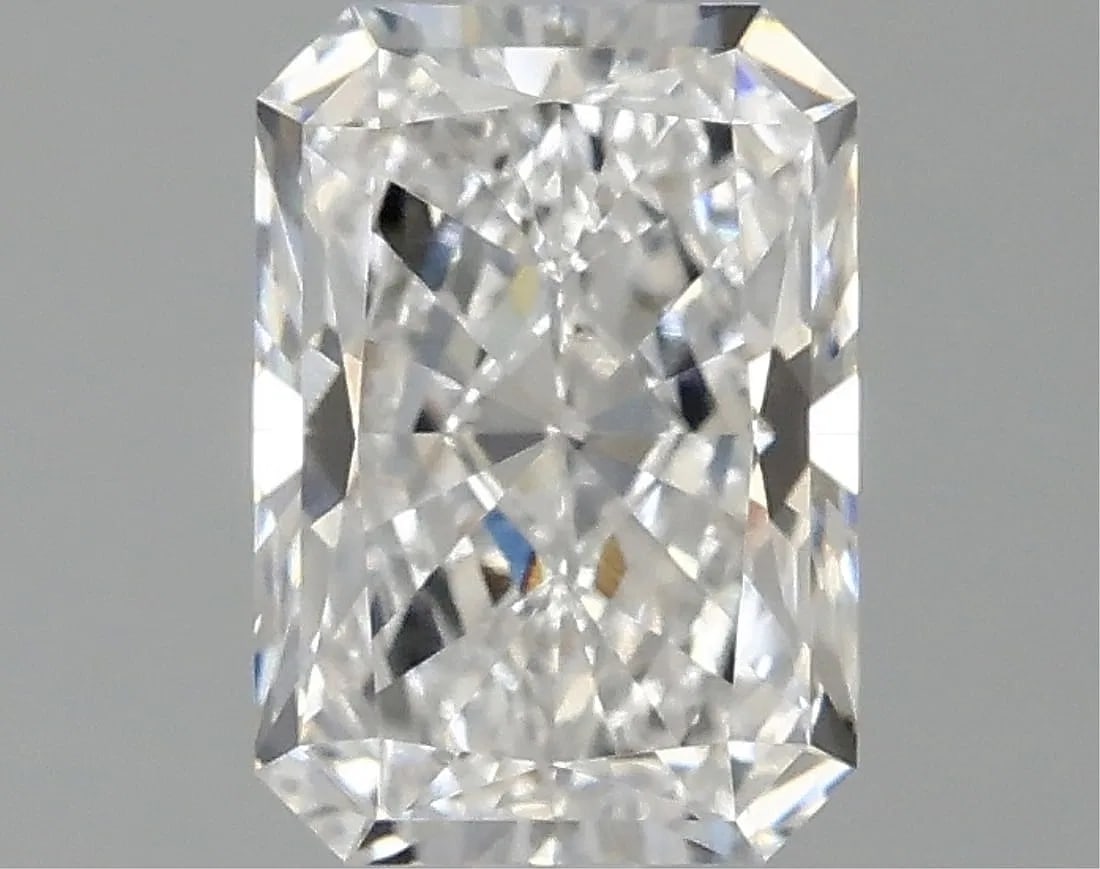 1.55ct E VS1 IGI Radiant Lab Diamond: 1.55ct E VS1 IGI Certified CVD Lab-Grown Radiant Diamond Type IIa Offered is a loose IGI-certified lab-grown radiant-cut diamond weighing 1.55 carats. This stone features E color and VS1 clarity,