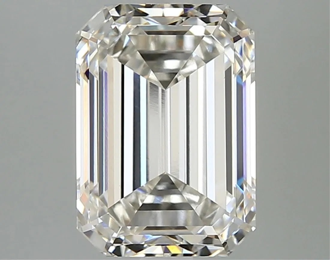 4.02ct G VVS2 IGI Emerald Lab Diamond: 4.02ct G VVS2 IGI Certified CVD Lab-Grown Emerald Diamond Type IIa Offered is a loose IGI-certified lab-grown emerald-cut diamond weighing 4.02 carats. This stone features G color and VVS2 clarity,