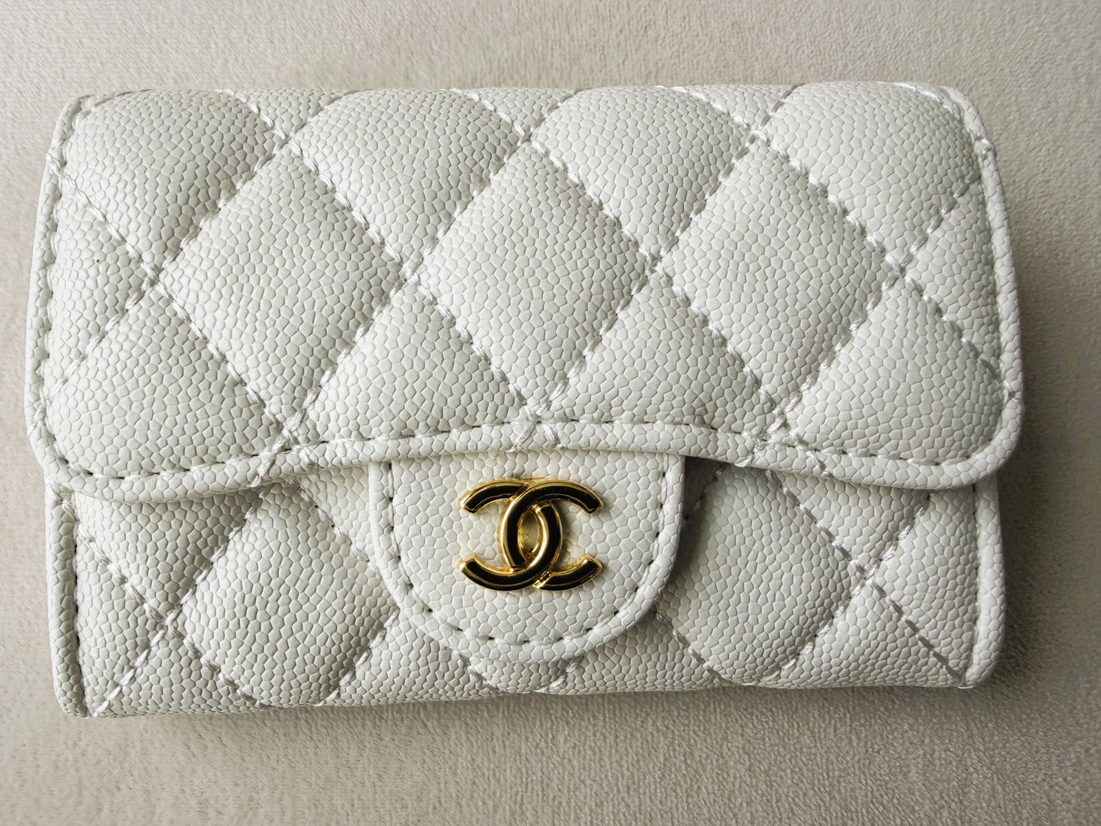CHANEL Quilted Leather Flap Petite Wallet White CC Snap w/ Dust Bag & box 4.5" x 3" x 1" (1 of 10)