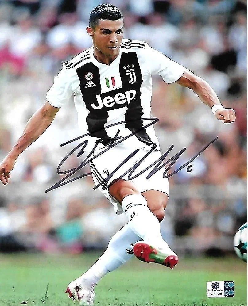 Cristiano Ronaldo Signed Juventus FC 8"x10" Photo w/ COA (1 of 10)