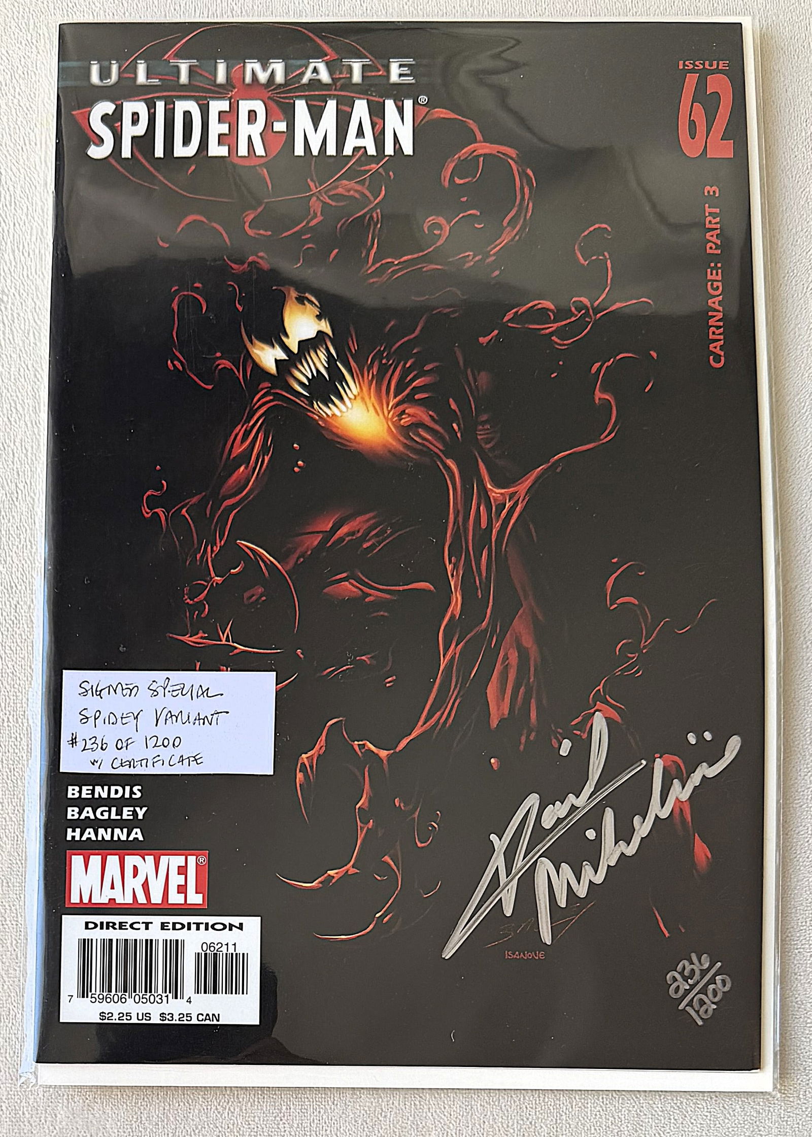 Ultimate Spider-Man #62 (2004) Dynamic Forces Signed Limited Edition (236/1200) COA: A premier acquisition for the discerning modern-age collector: an exceptionally rare, hand-signed limited edition of Ultimate Spider-Man #62 (2004). This specific variant features the iconic, minimali