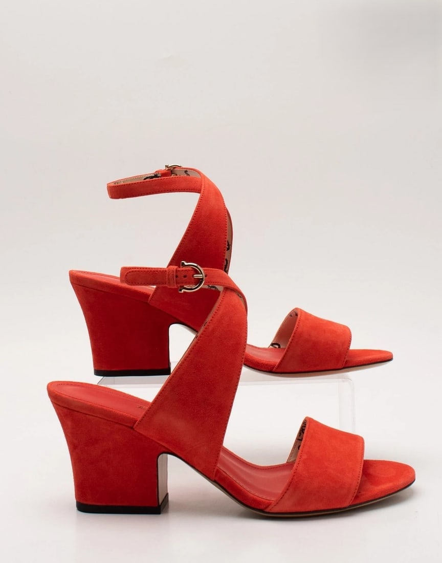 Salvatore Ferragamo Sheena Suede Sandals US 8.5 (EU 39 / UK 6) Coral Block Heel NIB: Salvatore Ferragamo Sheena suede leather sandals, offered New With Tags / New In Box (NWT/NIB) in US 8.5 (EU 39 / UK 6). A bold expression of refined Italian craftsmanship, this striking pair is rende