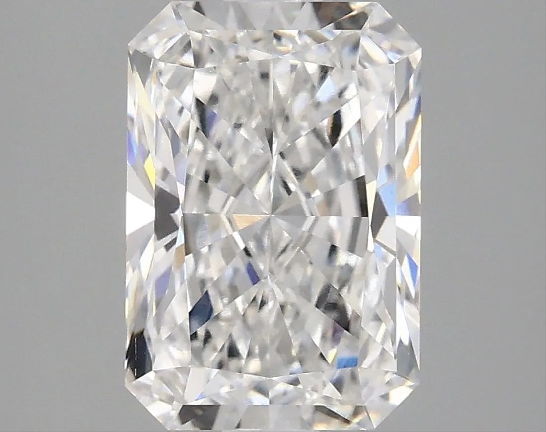 2.05ct E VS2 IGI Radiant Lab Diamond (1 of 2)