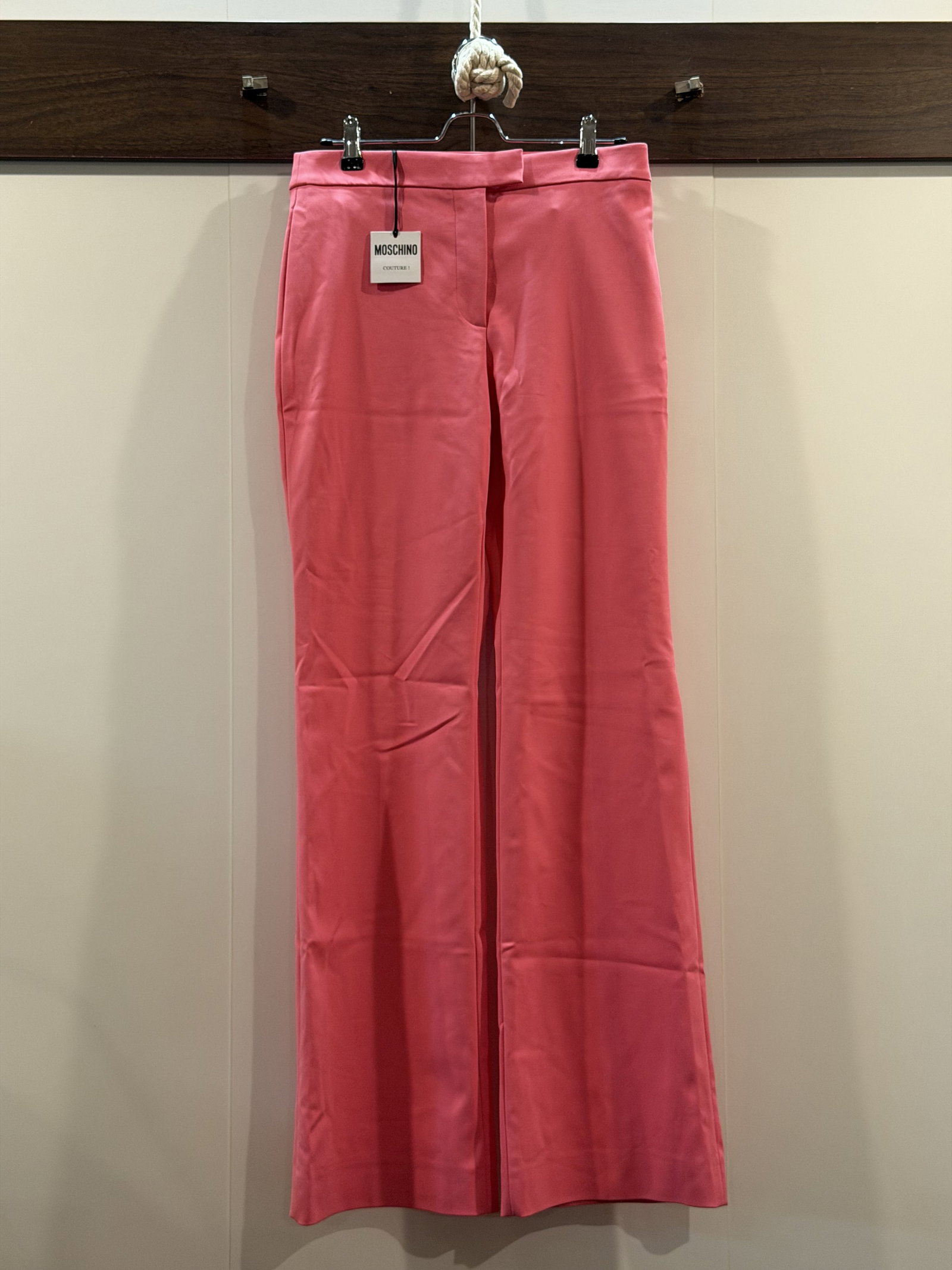 MSRP $695 MOSCHINO COUTURE! Wide-Leg Trousers Size US 8 L Pink Made in Italy NWT: Moschino Couture! wide-leg trousers in vibrant pink featuring a high-rise waist, concealed zip fly with button closure, and a fluid full-length silhouette. Crafted in Italy and finished with clean tai