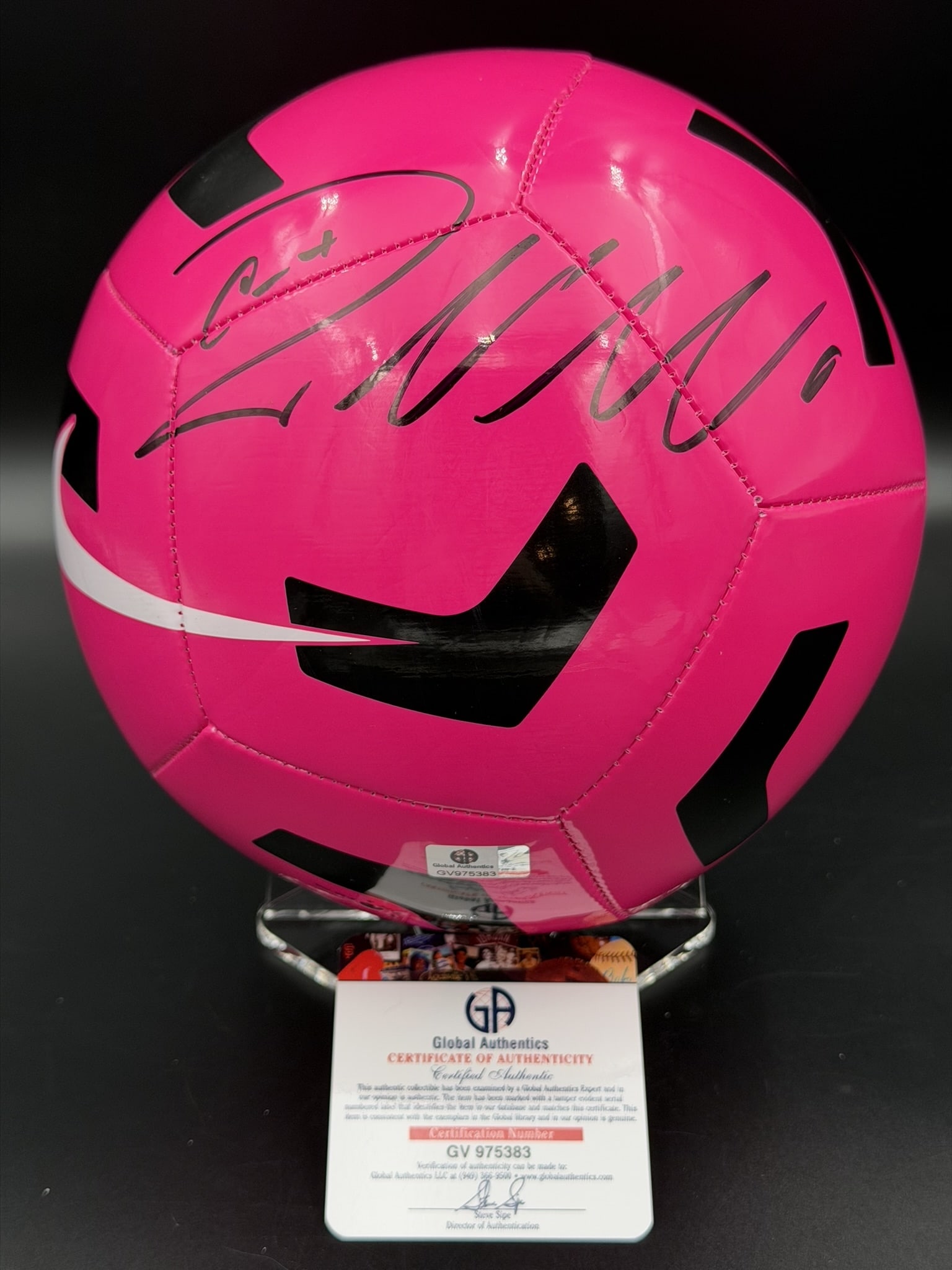 Cristiano Ronaldo Signed Pink Soccer Ball GA COA NWOT (1 of 5)