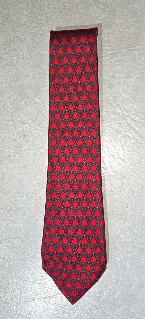 IMPORTED MSRP €210 HERMÈS Red Blue Triangle 100% Silk Men’s Tie France 54" Long (1 of 2)