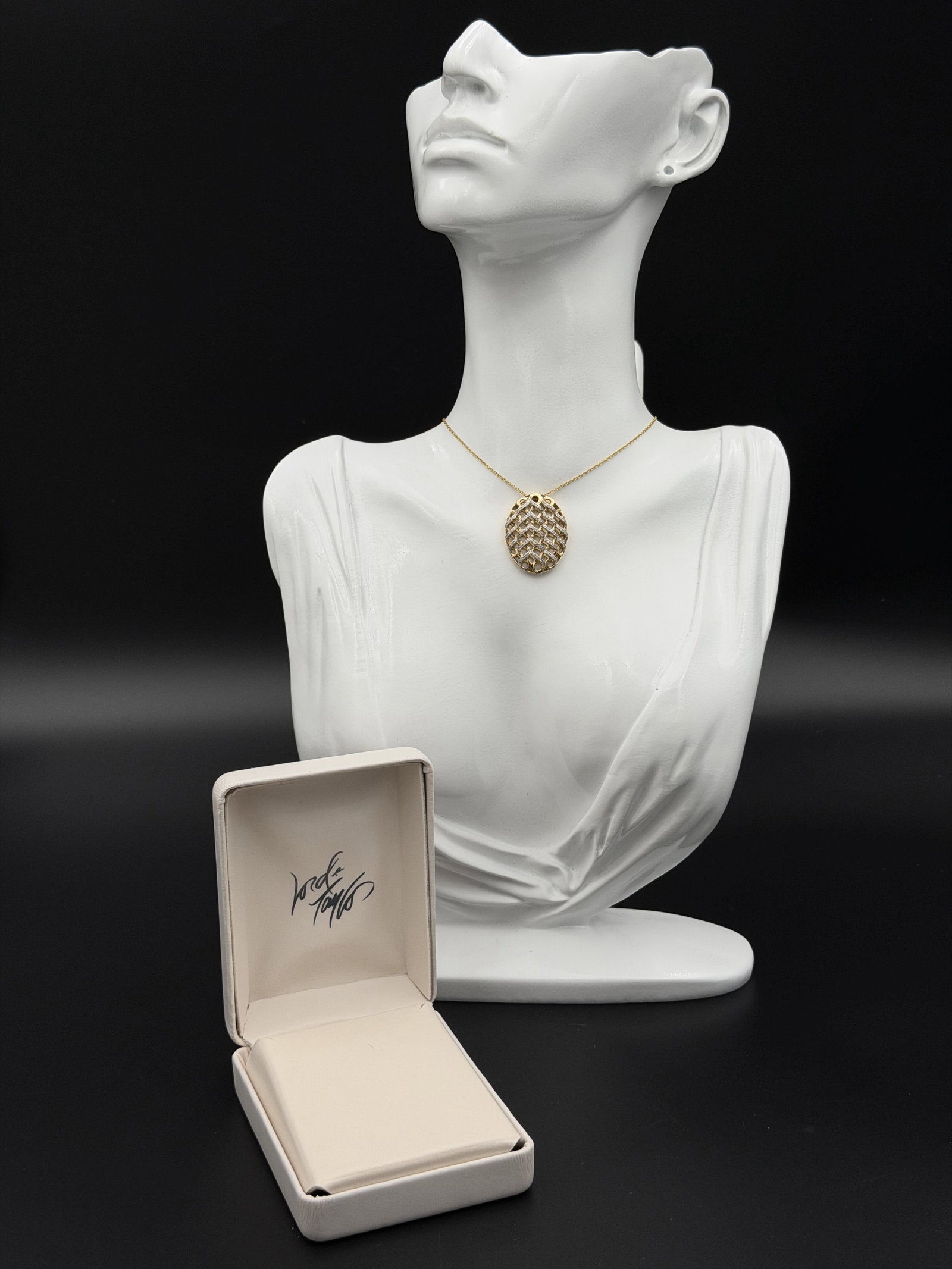 MSRP $5,995 EFFY 14K Gold Diamond Openwork Pendant Necklace 6.36 g w/ Box (Unauthenticated): PLEASE READ: This item has not been authenticated by Atomic Pear. Please ask absolutely any questions or request additional photographs before you bid. Thank you! Love, Atomic Pear Effy pendant neckla