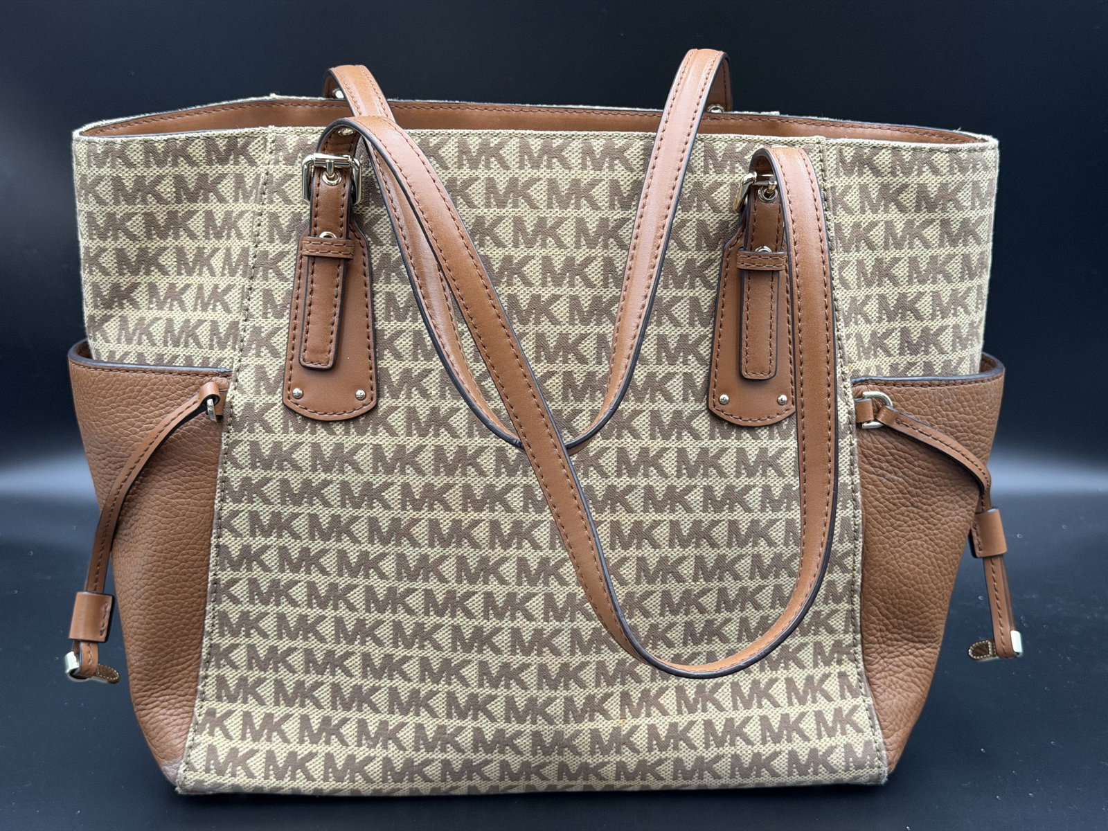 MSRP $398 MICHAEL KORS Voyager Signature Tote Bag Brown MK Logo (1 of 11)