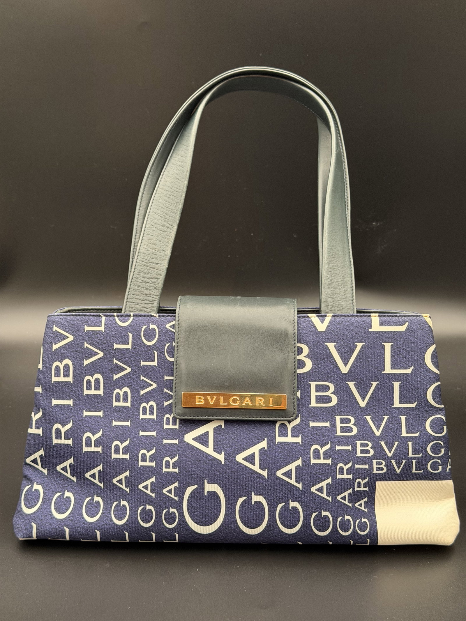 MSRP $2,495 BVLGARI Logo Canvas & Leather Tote Bag Navy White (Unauthenticated): PLEASE READ: This item has not been authenticated by Atomic Pear. Please ask absolutely any questions or request additional photographs before you bid. Thank you! Love, Atomic Pear Bvlgari tote bag fe