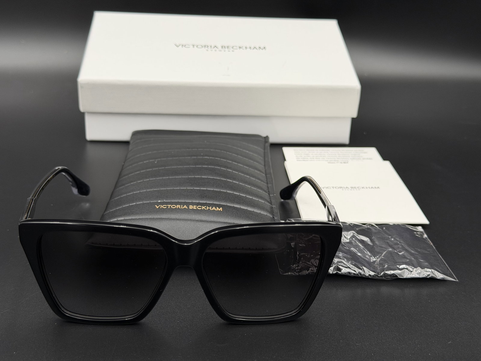 MSRP $695 VICTORIA BECKHAM VB655S Oversized Black Sunglasses w/ Box & Full Set NWOT (1 of 12)