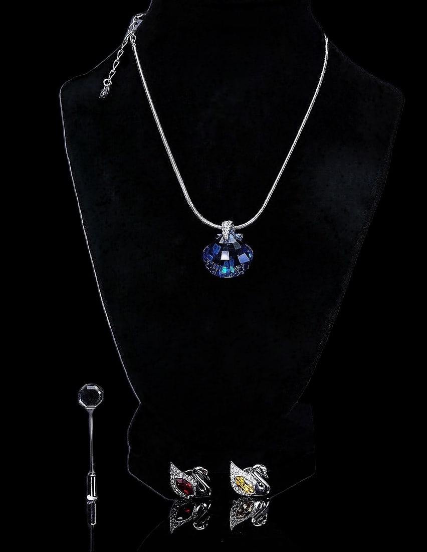 MSRP $895 Swarovski "Eternity Shell" Clam Necklace + 2 Swan Crystal Pins + 1 Octagonal Crystal Pin (1 of 6)