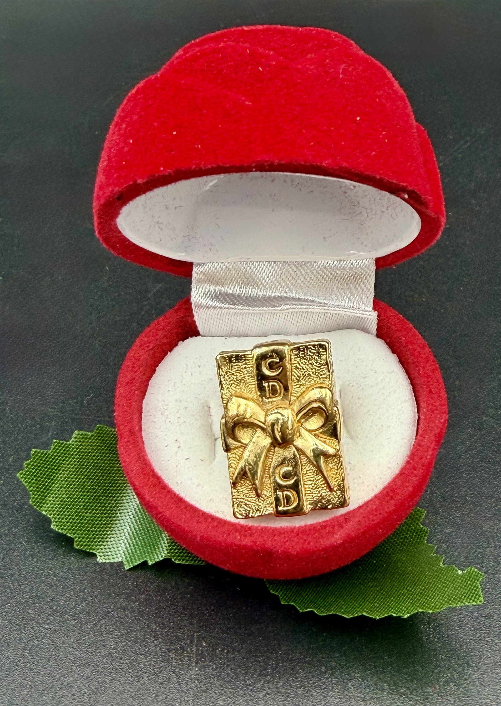 MSRP $750 Vintage Christian Dior Gold-Plated 3D Gift Present Box Lapel Pin Brooch w/ Box (Una (1 of 11)