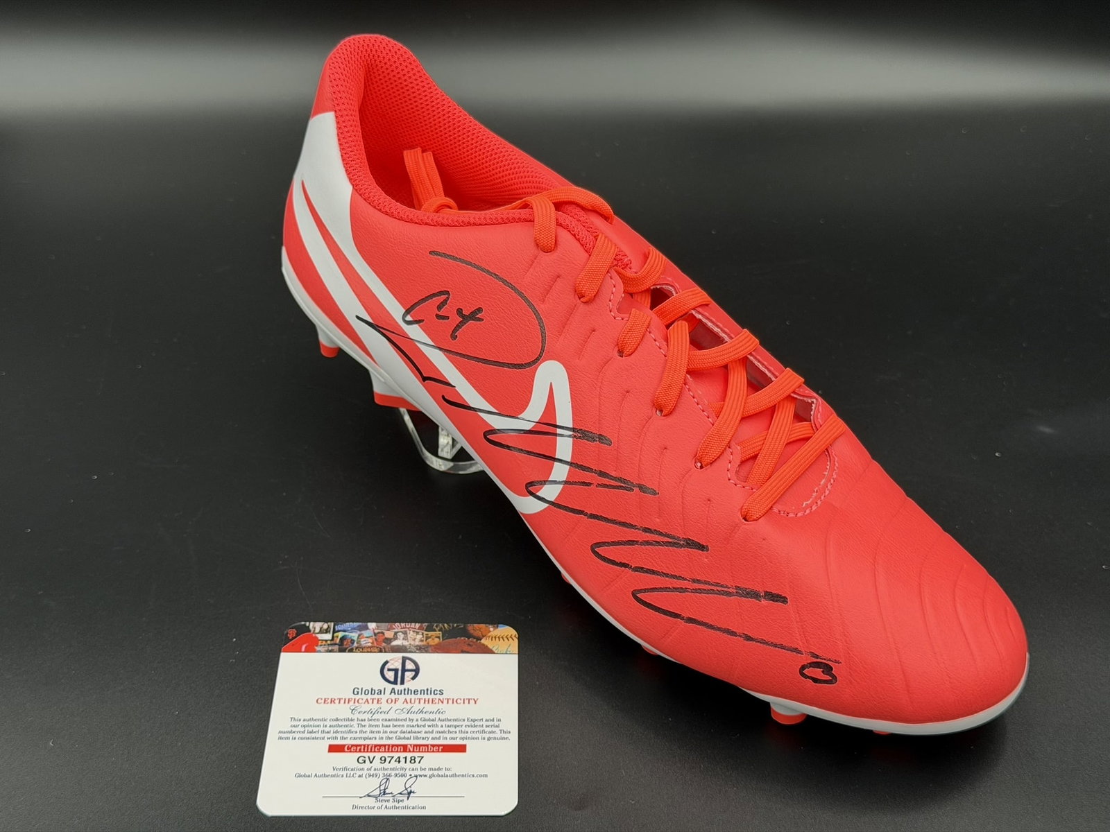 Cristiano Ronaldo Signed Nike Soccer Cleat GA COA NWOT (1 of 10)