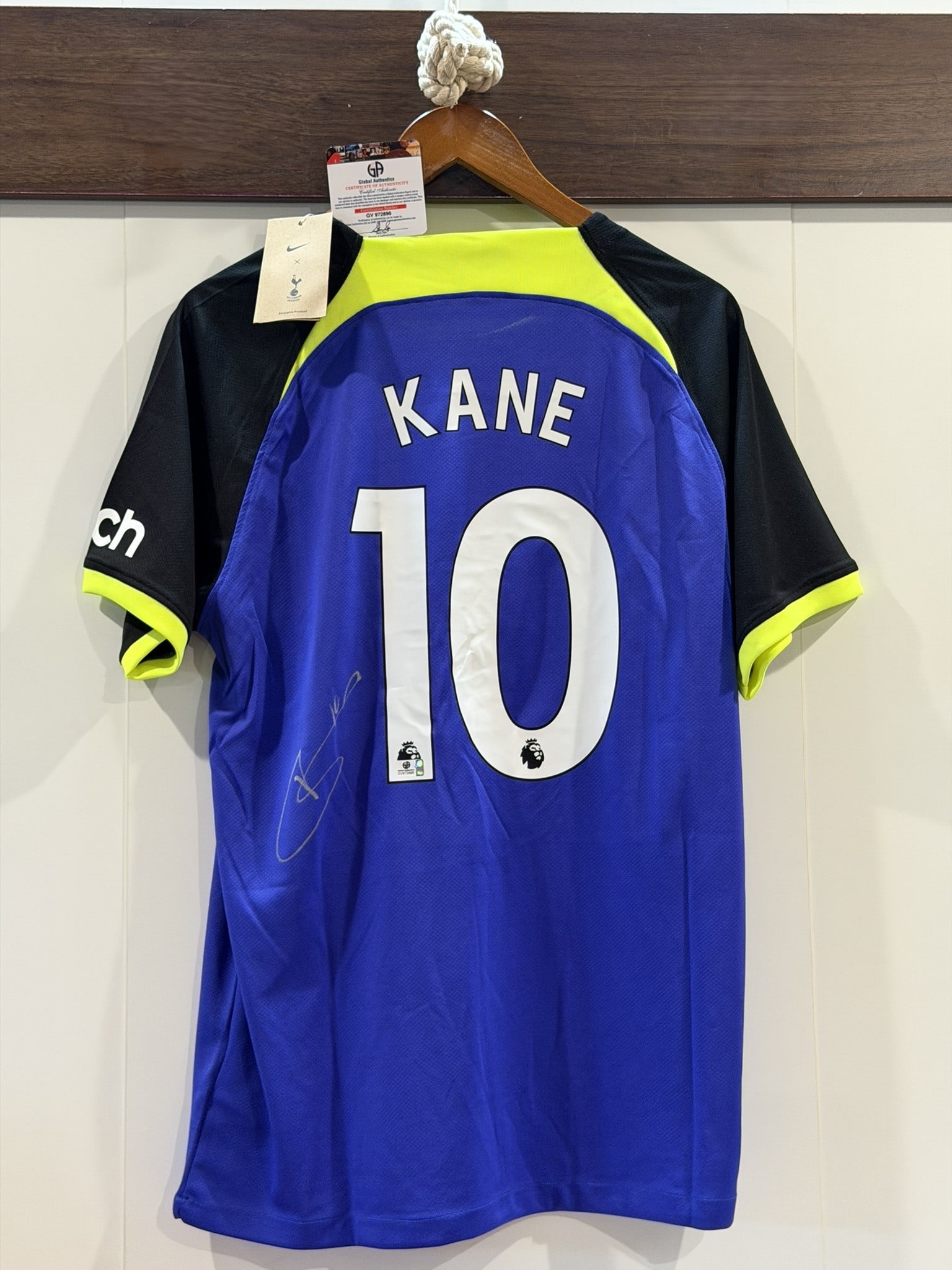 Harry Kane Signed Tottenham Hotspur Jersey GA COA Sz XL NWT (1 of 7)