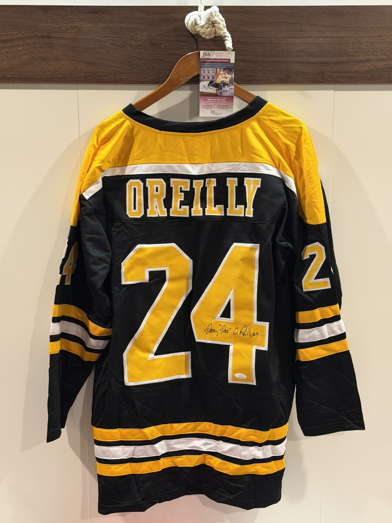 Terry O'Reilly Signed Boston Bruins Vintage Style Jersey Size XL JSA WIT911926 COA: Officially hand-signed Terry O'Reilly Boston Bruins vintage style custom hockey jersey, size XL, accompanied by a Certificate of Authenticity. This classic black jersey features the genuine signature 