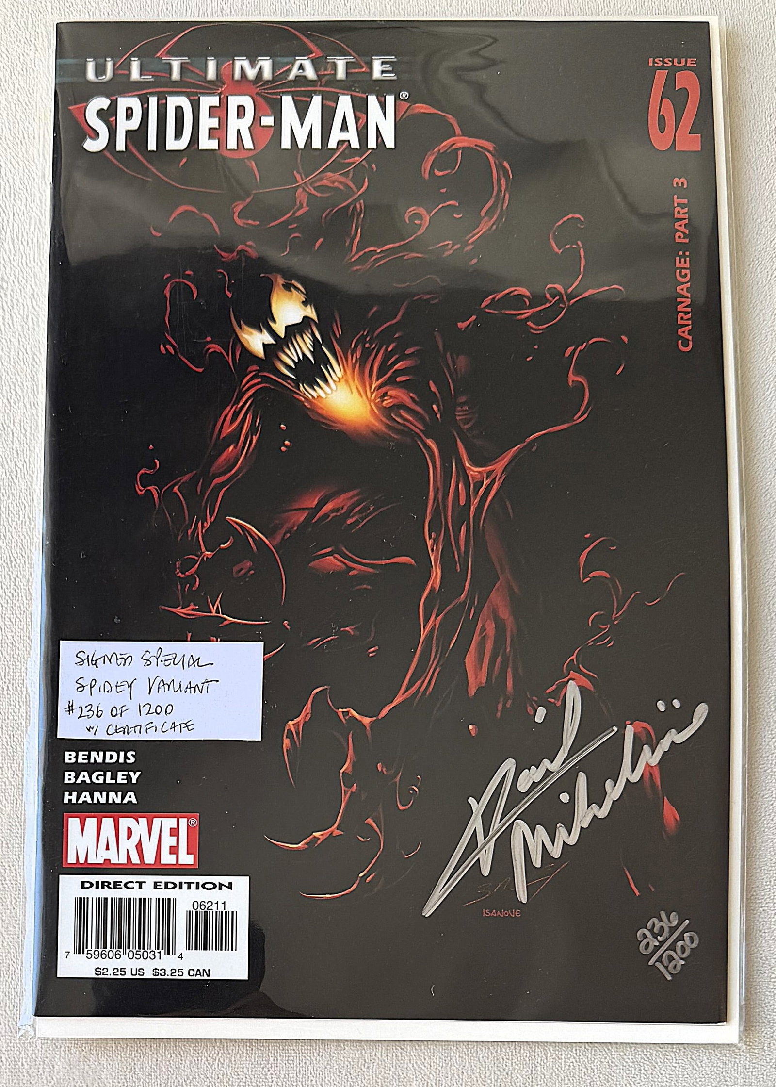 Ultimate Spider–Man #62 (2004) Dynamic Forces Signed Limited Edition (236/1200) COA: A premier acquisition for the discerning modern–age collector: an exceptionally rare, hand–signed limited edition of Ultimate Spider–Man #62 (2004). This specific variant features th