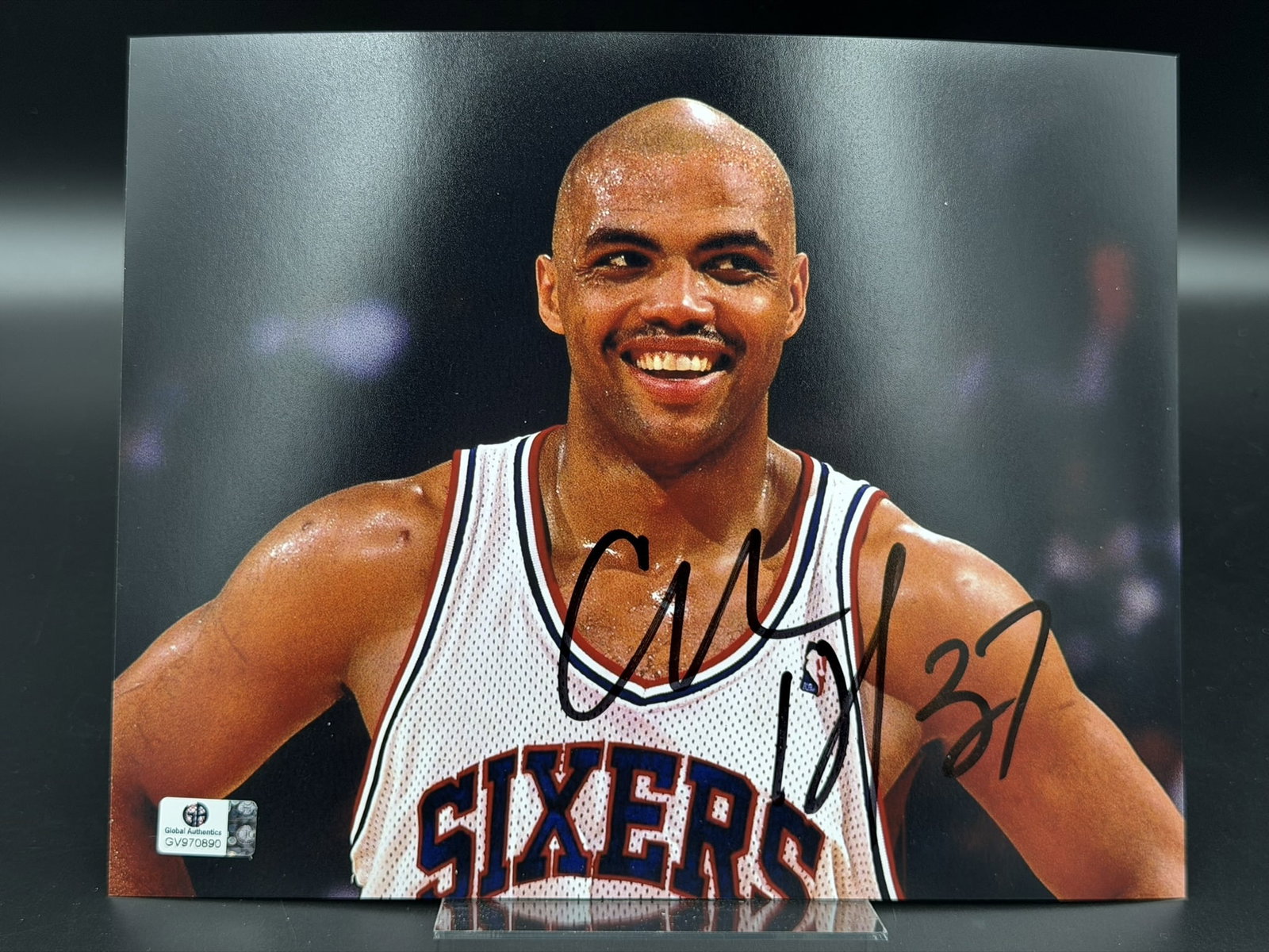 Charles Barkley Philadelphia 76ers Original Autographed 8" × 10" Photo COA: Charles Barkley Philadelphia 76ers Original Autographed 8" × 10" Photo – COA Up for sale is a Charles Barkley autographed 8" × 10" color photo from his playing days with the Philadel