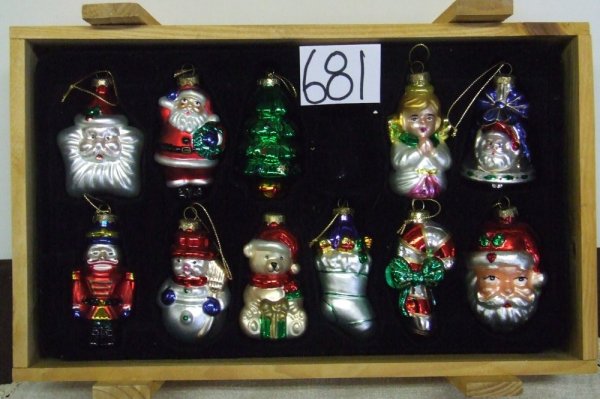 Thomas Pacconi Box Set of 11 Blown Glass Ornaments: Set of 11 Blown Glass Ornaments; Christmas Motif; Storage Crate Included