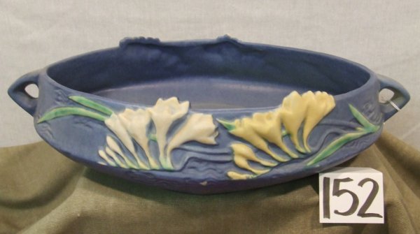 Roseville Freesia Console Bowl