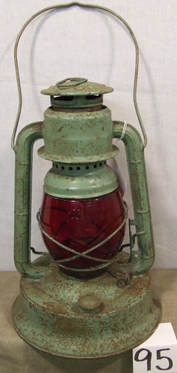 Dietz Little Giant Lantern: Dietz Little Giant green all purpose lantern with red Little Wizard Globe; 11" body; total height 16" with bail.