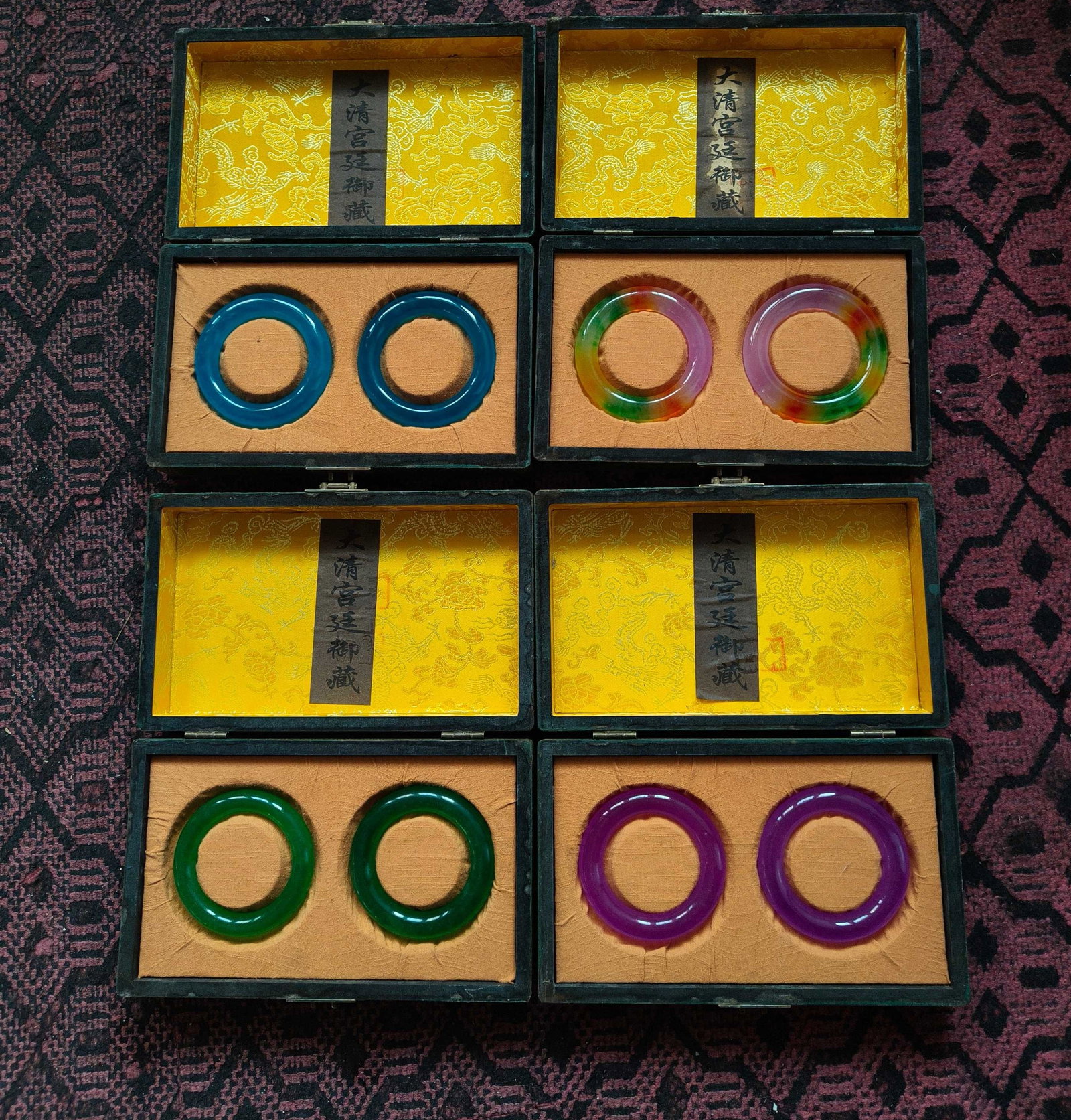 Qing Dynasty jade bracelet (1 of 9)