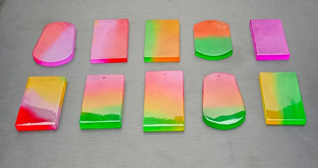 Top-grade dragon stone type, colorful, extra-large and extra-thick jadeite pendant: Top-grade dragon stone jadeite pendant, multicolored, extra-large and extra-thick, with excellent translucency, absolutely perfect. Provenance:Private collection, Warsaw , Poland. Our cooperative logi