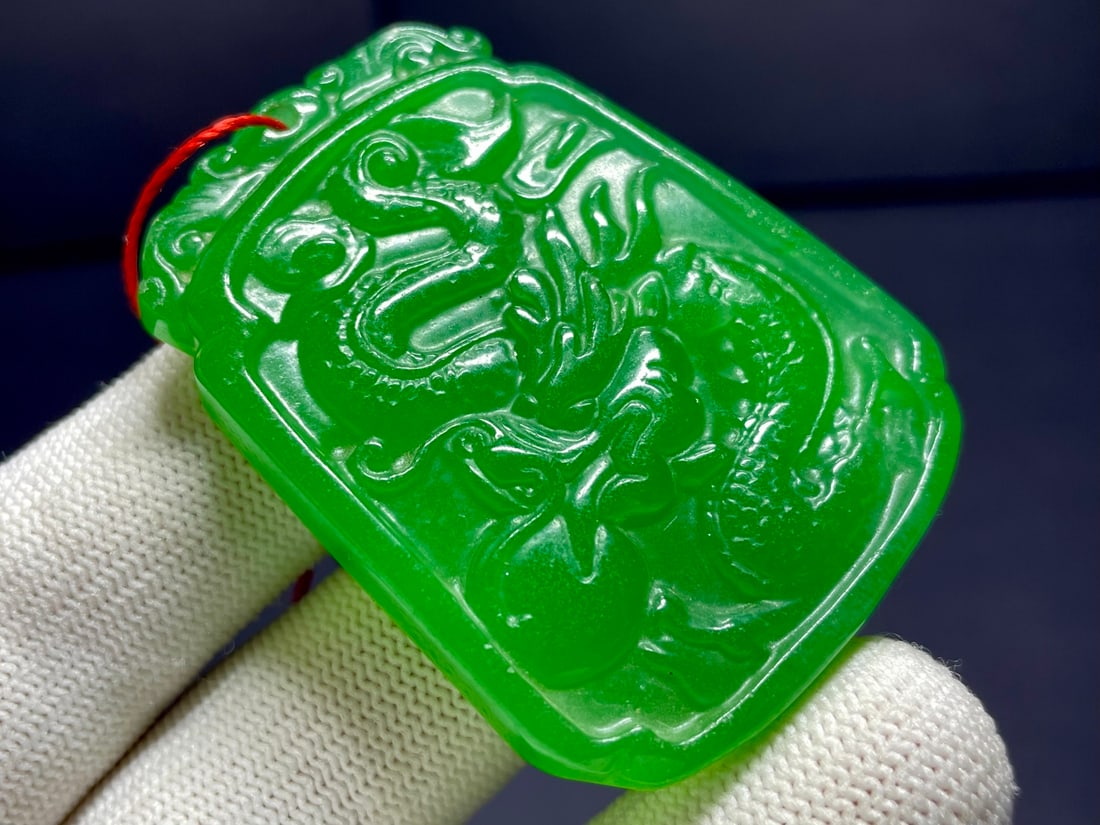 Old jadeite dragon pendant from the collection (1 of 5)