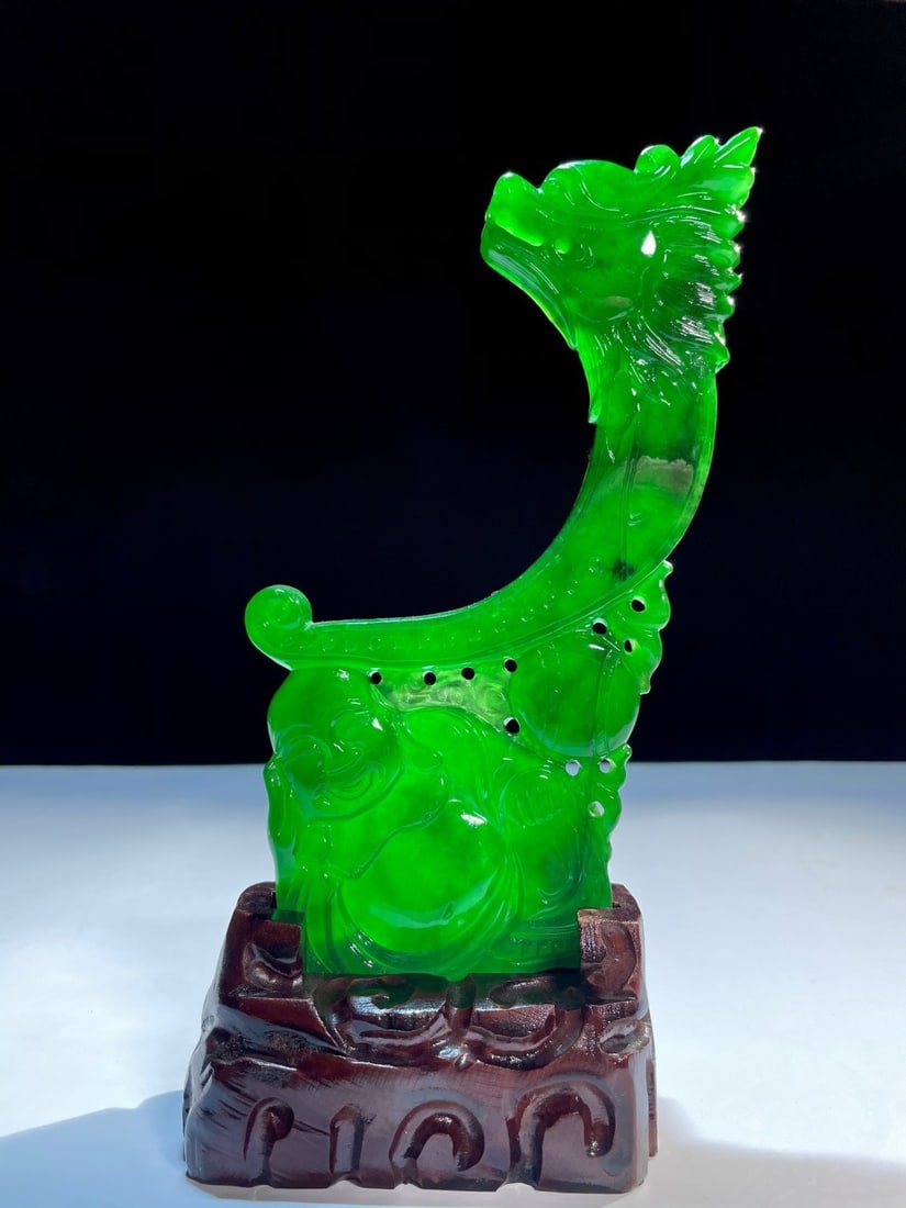 High-grade imperial green old jadeite ornament (1 of 7)