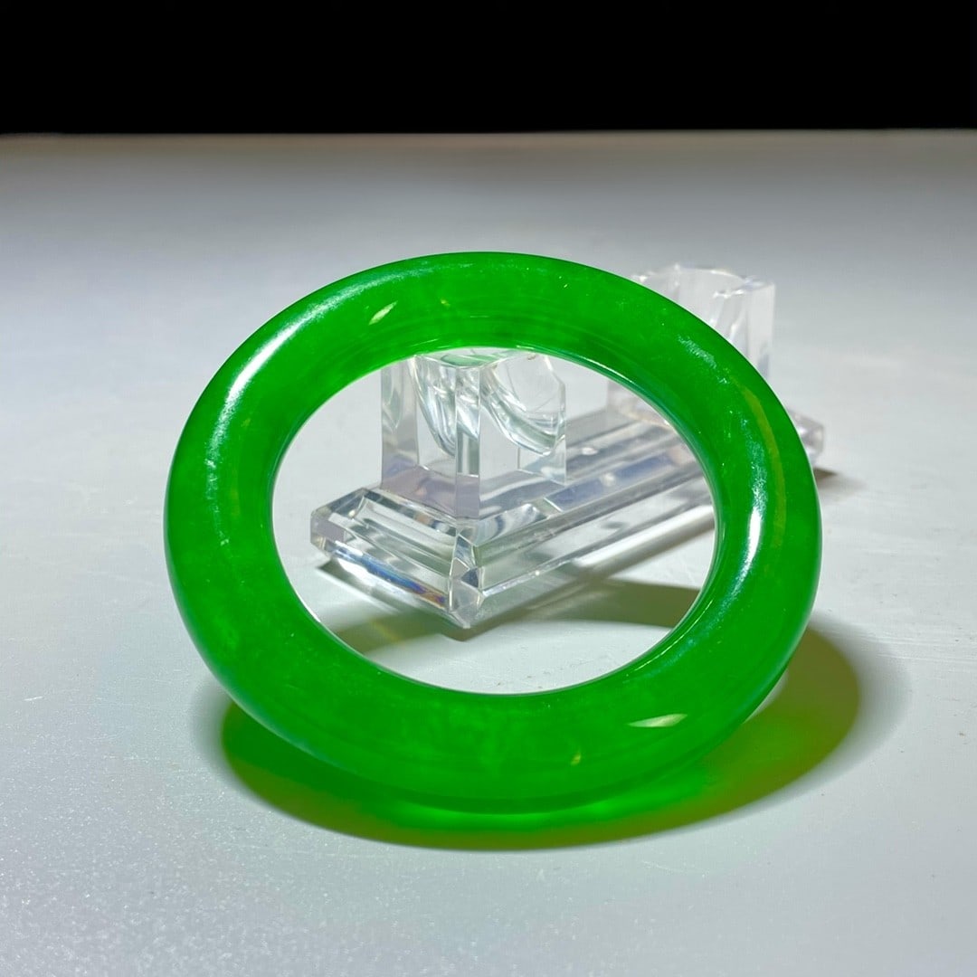 Full green jadeite bangle (1 of 9)
