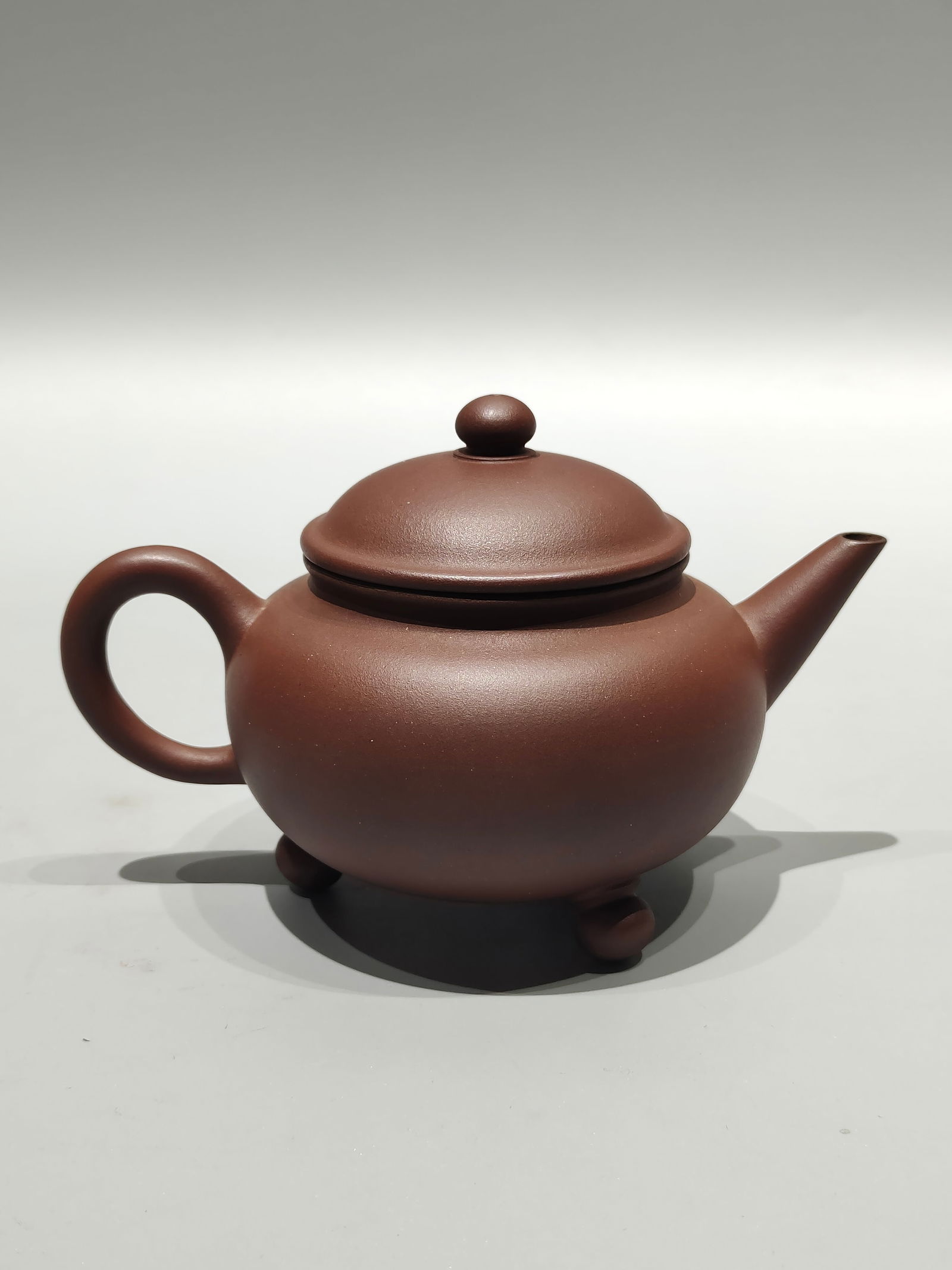 A rare, old-fashioned Zisha teapot with the inscription "A Spoonful of Jade Maiden Spring, Tribute (1 of 7)