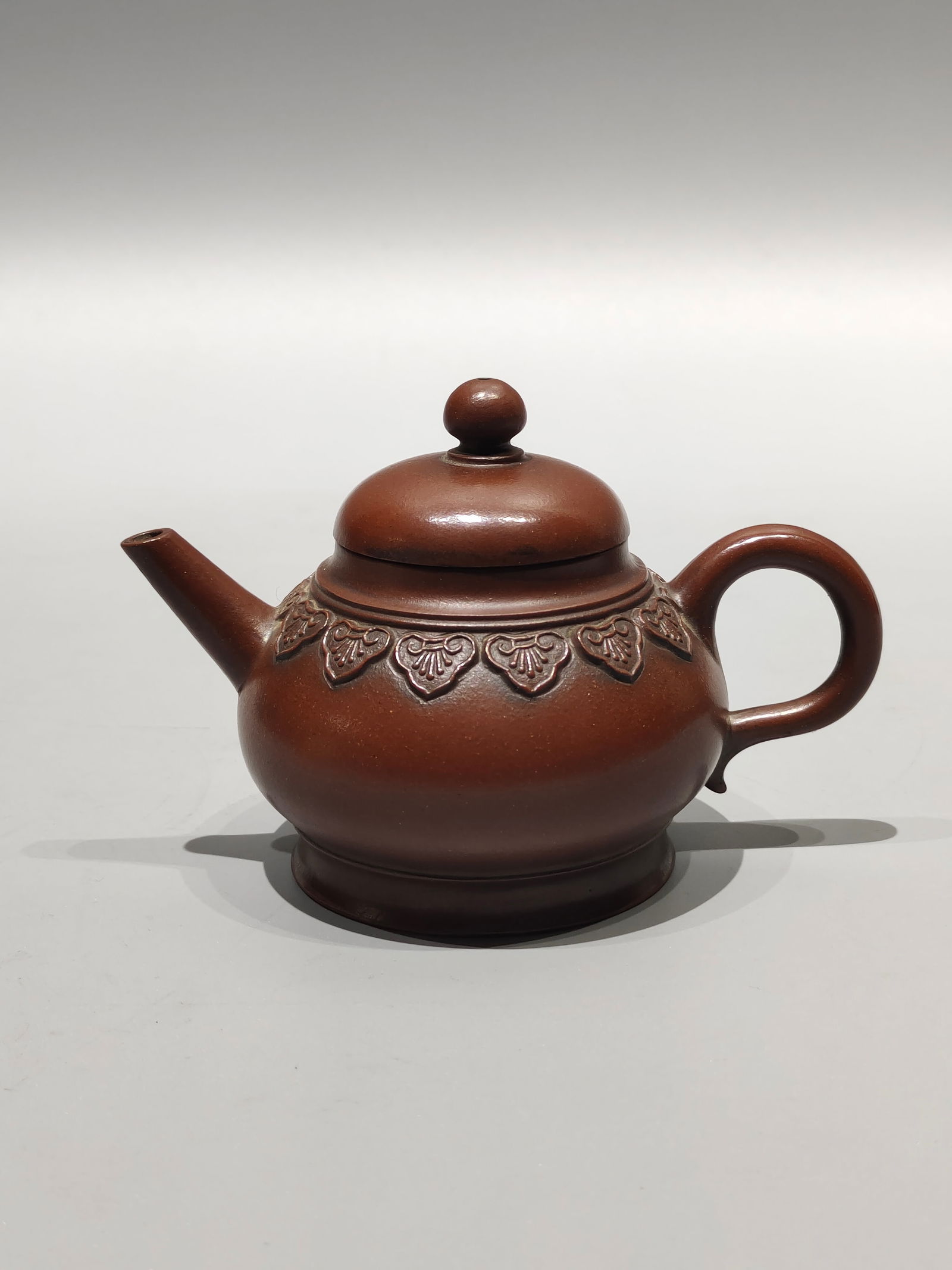 A rare, small-sized Yixing teapot with the inscription "Made in the Qianlong Reign of the Great Qing (1 of 7)
