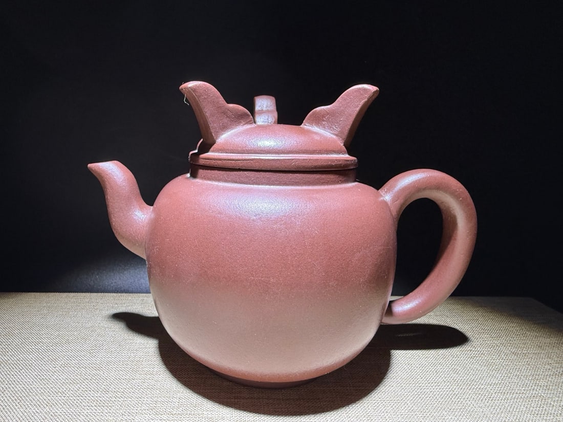 Celebrity-made Zisha teapots (1 of 8)