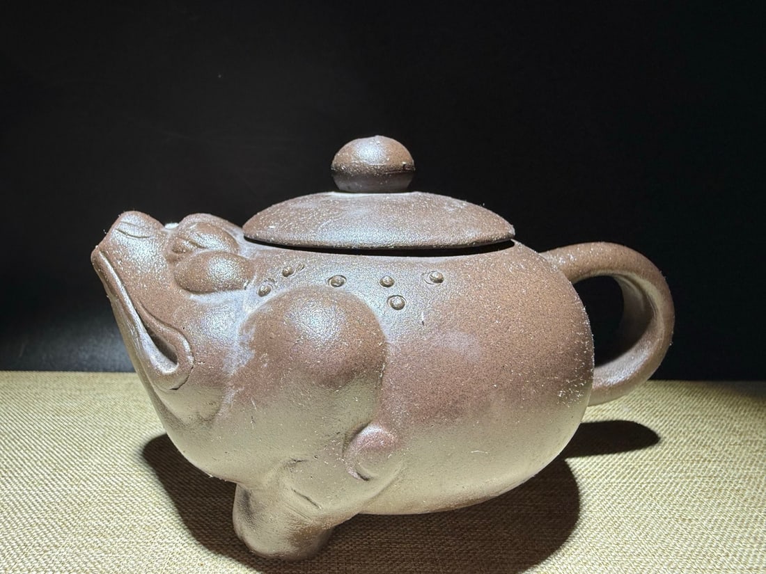 Celebrity-made Zisha teapots (1 of 8)