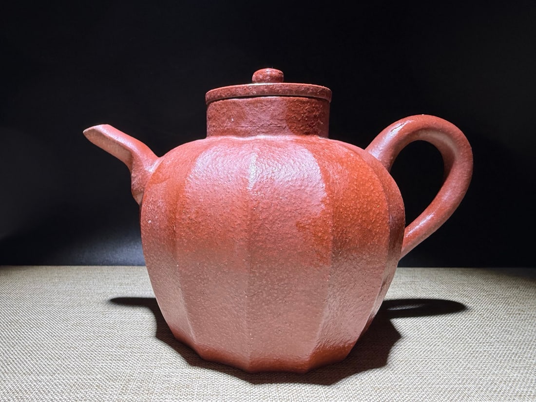 Zisha teapots made by the famous artist Gu Jingzhou (1 of 8)