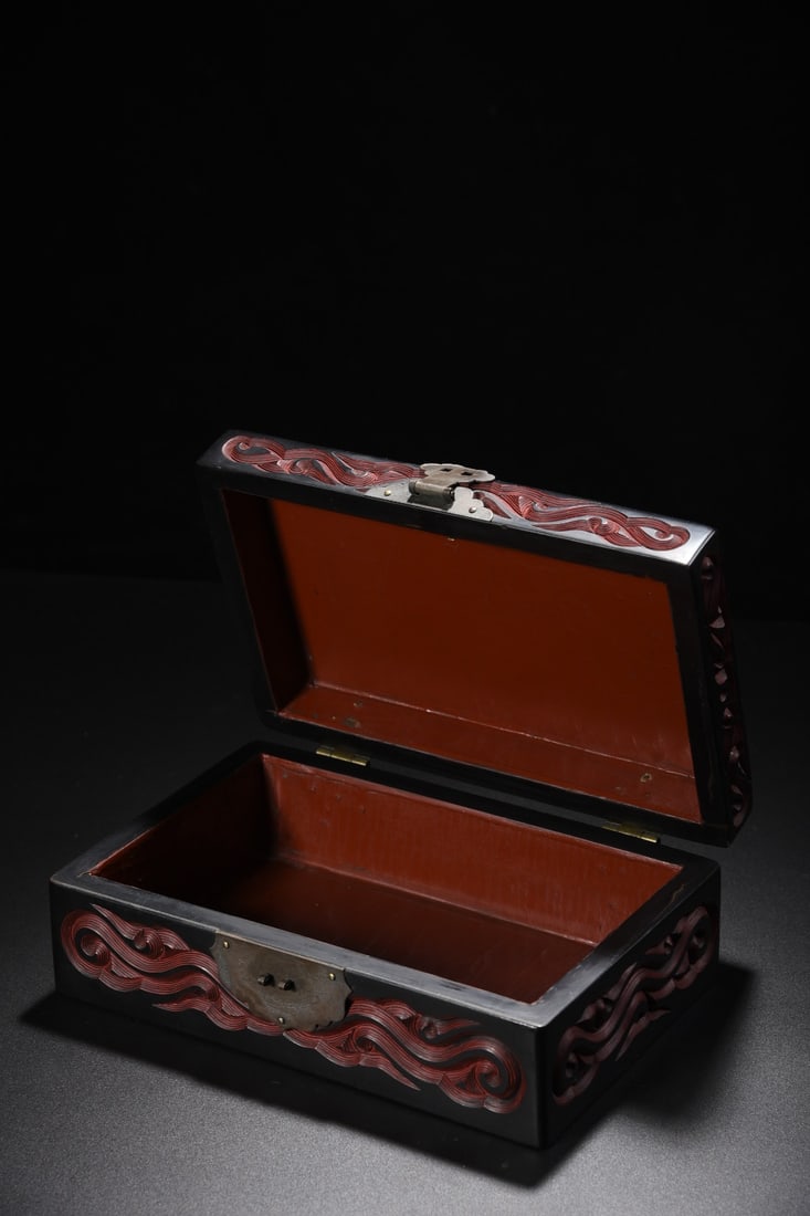 Carved lacquer cloud pattern storage box - 8