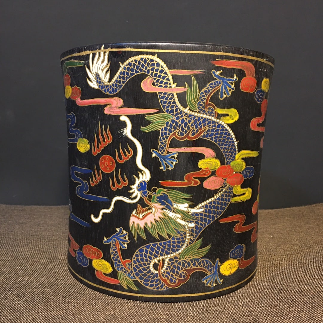 Wooden Lacquerware Pen Holder: Wooden lacquerware brush holder, 17.5 cm high, 18 cm in diameter, weighing 1195 grams. Provenance:Private collection, Vienna, Austria. Our cooperative logistics services provider expertly handles