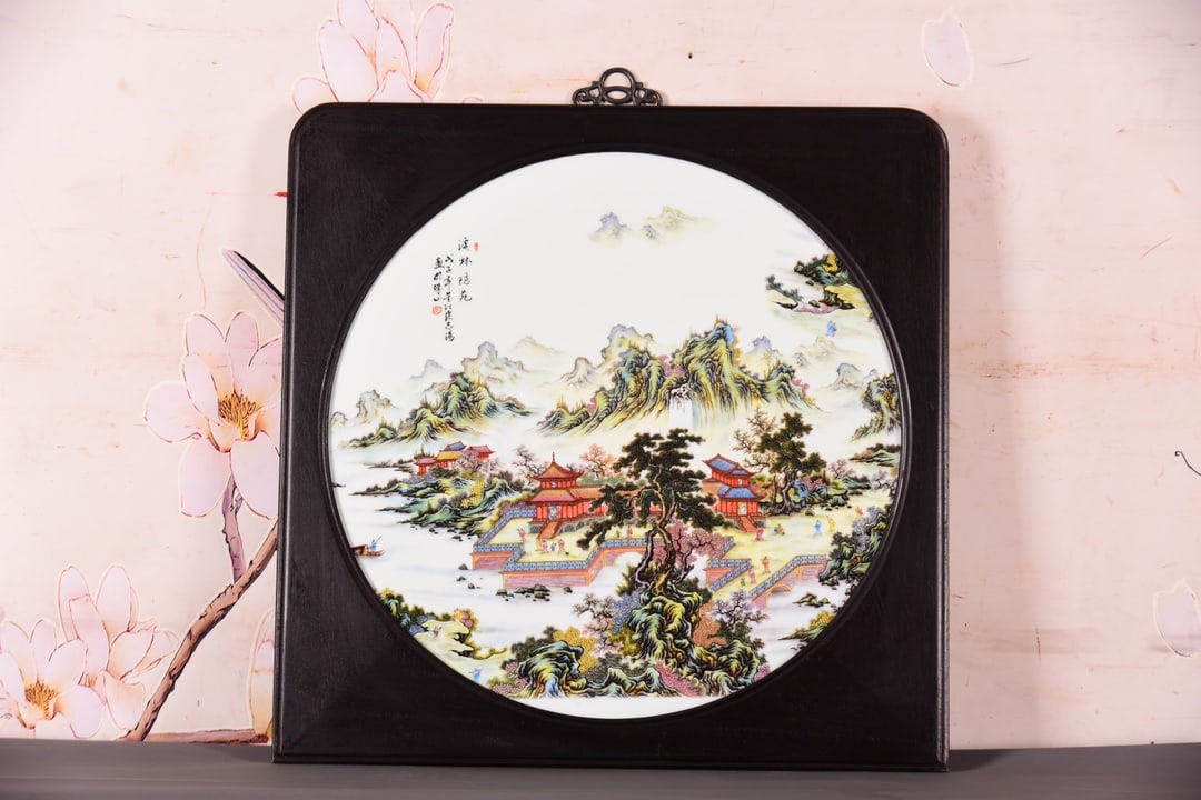 Appreciation of Masterpieces by Zhushan Artists! A square hanging screen with a round, famille rose (1 of 9)