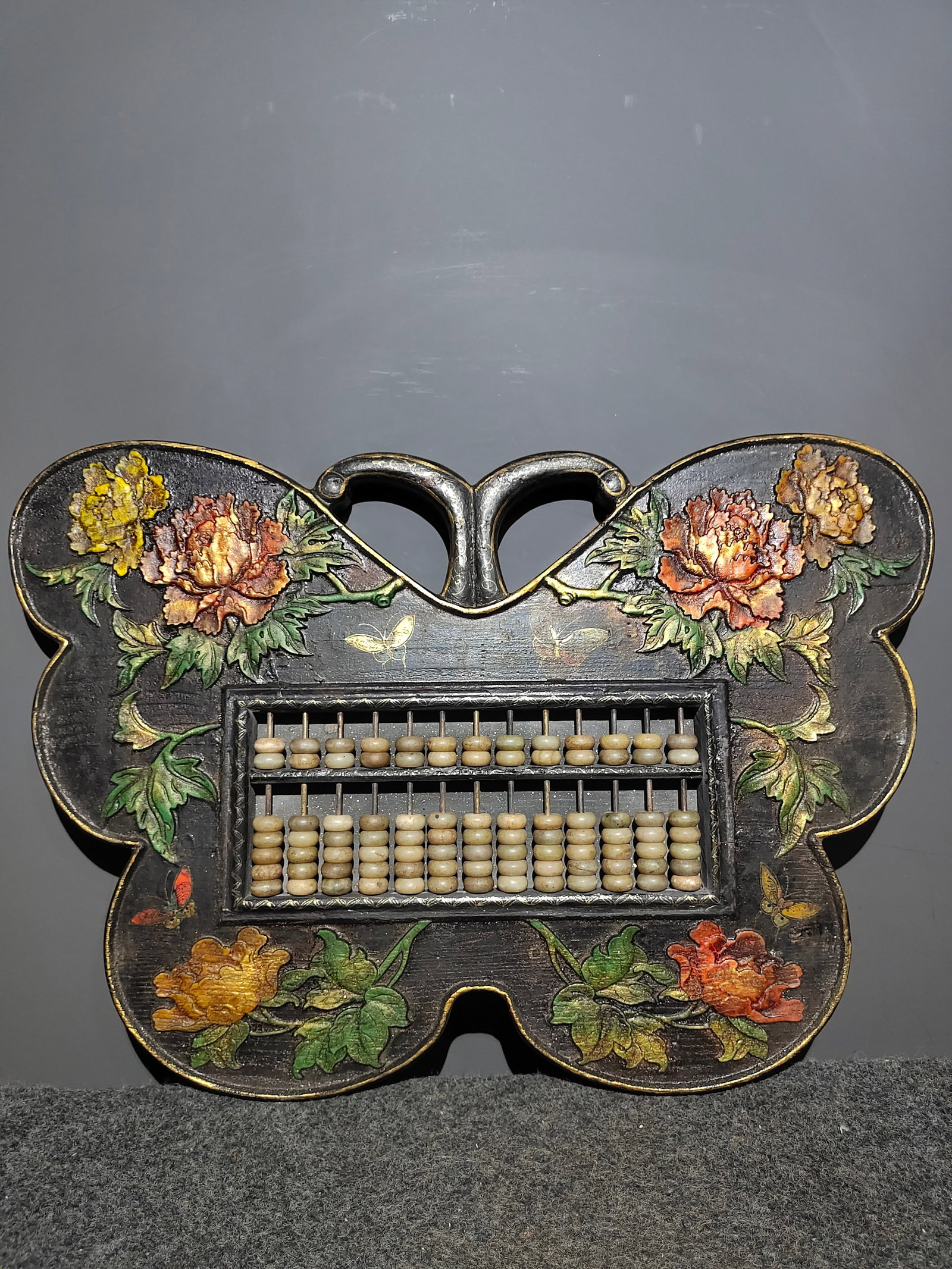 Old wooden lacquer abacus, "Tonghe Money Shop X Butterfly Lovers," a lacquered and painted butterfly (1 of 9)