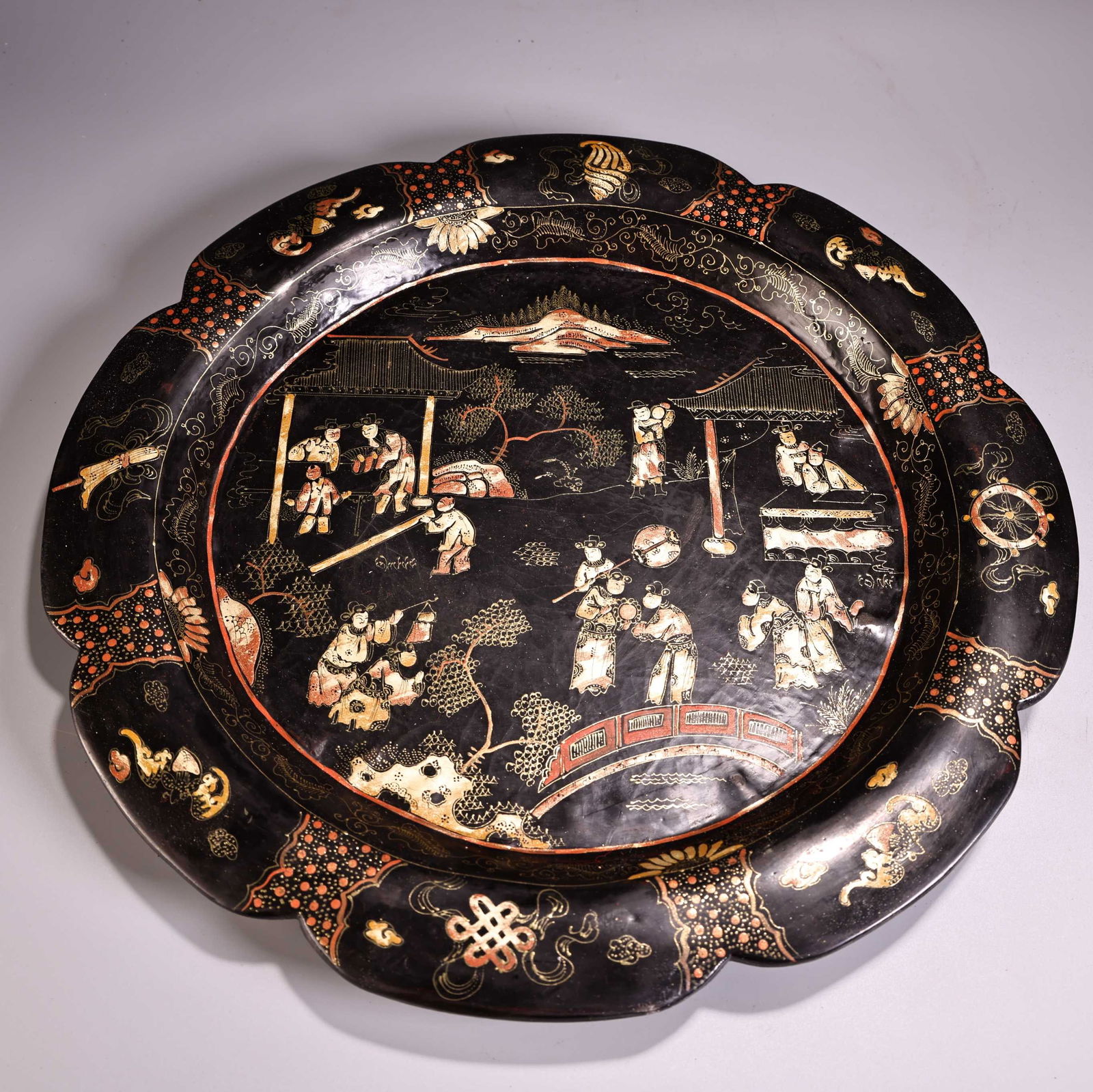 Rare antique collection, collected from the countryside, pure hand-painted lacquerware plates with (1 of 9)