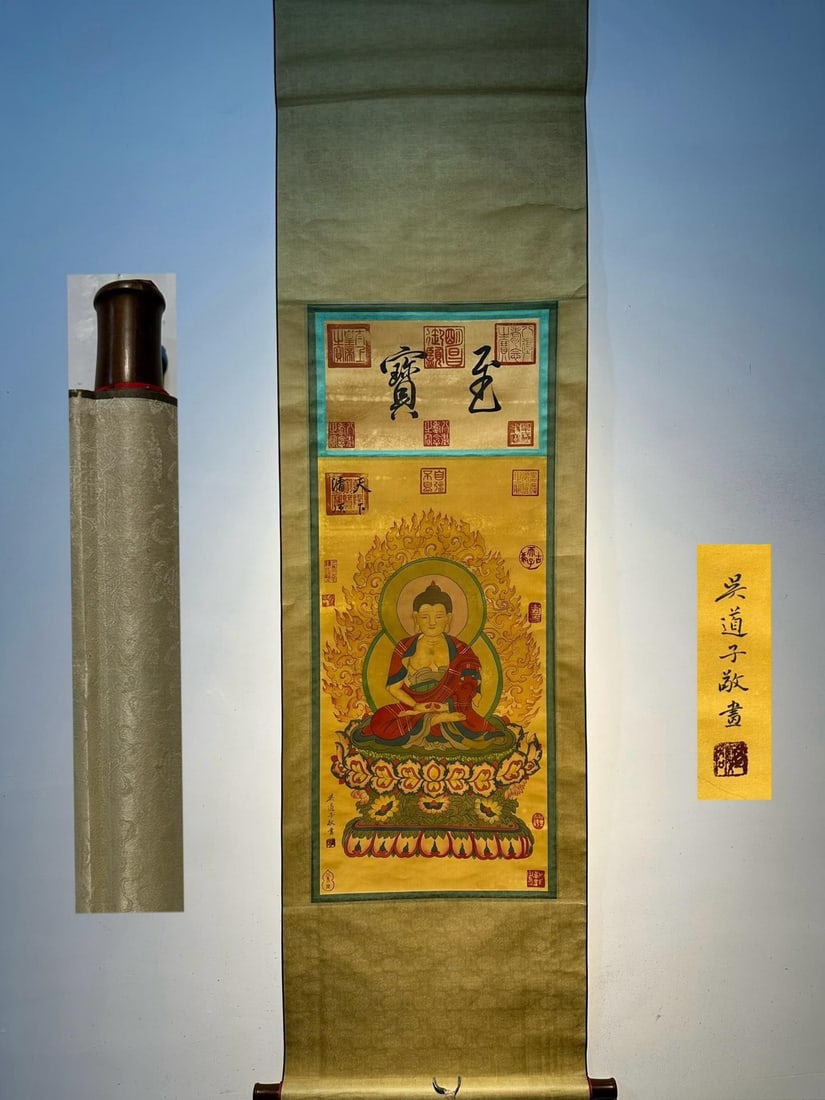 Wu Daozi's exquisite hand-painted silk Buddha statues (1 of 9)