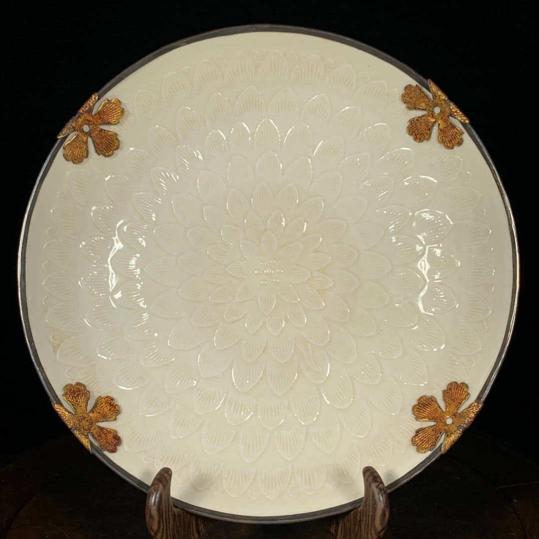 Song Dynasty Ding Ware Cloisonne Silver-rimmed Floral Pattern Plate (1 of 9)