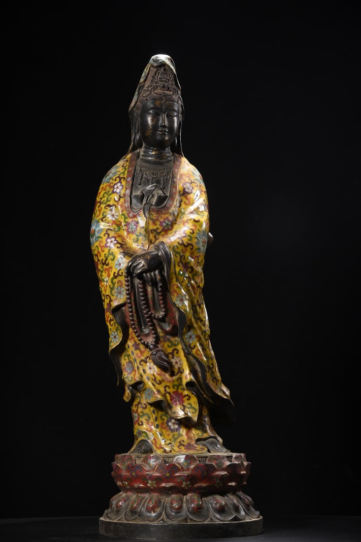 Large Cloisonne Guanyin Bodhisattva Statue Holding Beads: A large cloisonne enamel Guanyin Bodhisattva statue holding beads, 80cm high, 27cm wide, and weighing 18100g. Provenance:From an old private collection in Budapest, Hungary. Our cooperative logistics