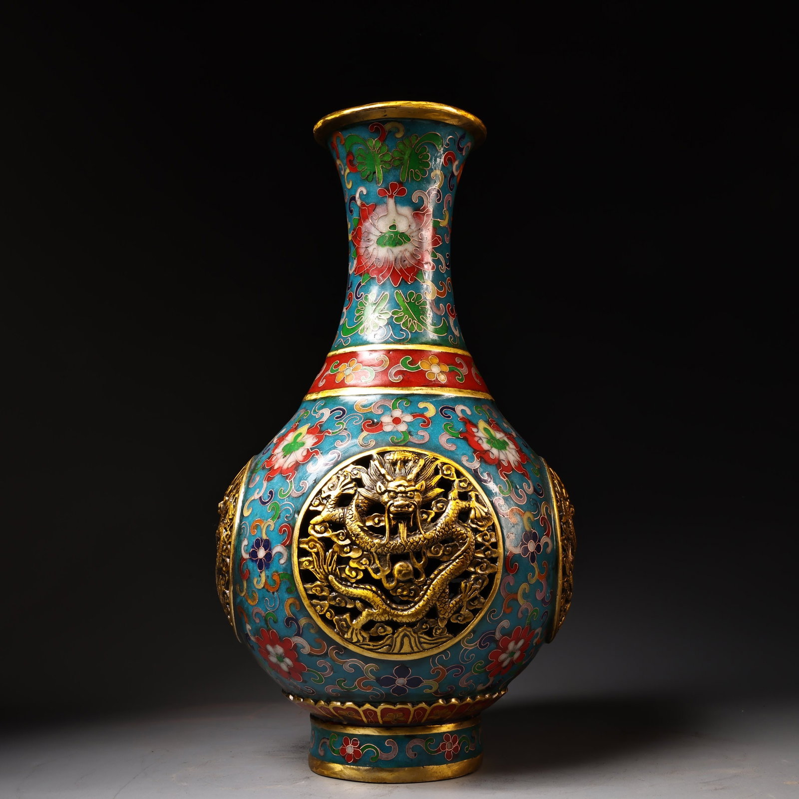 Pure copper cloisonne enamel vase with high relief engraving technique: Pure copper, high-relief engraving technique, gilded cloisonne, cloisonne enamel vase Provenance:Private collection from a professor in Paris-Saclay University. Our cooperative logistics services prov