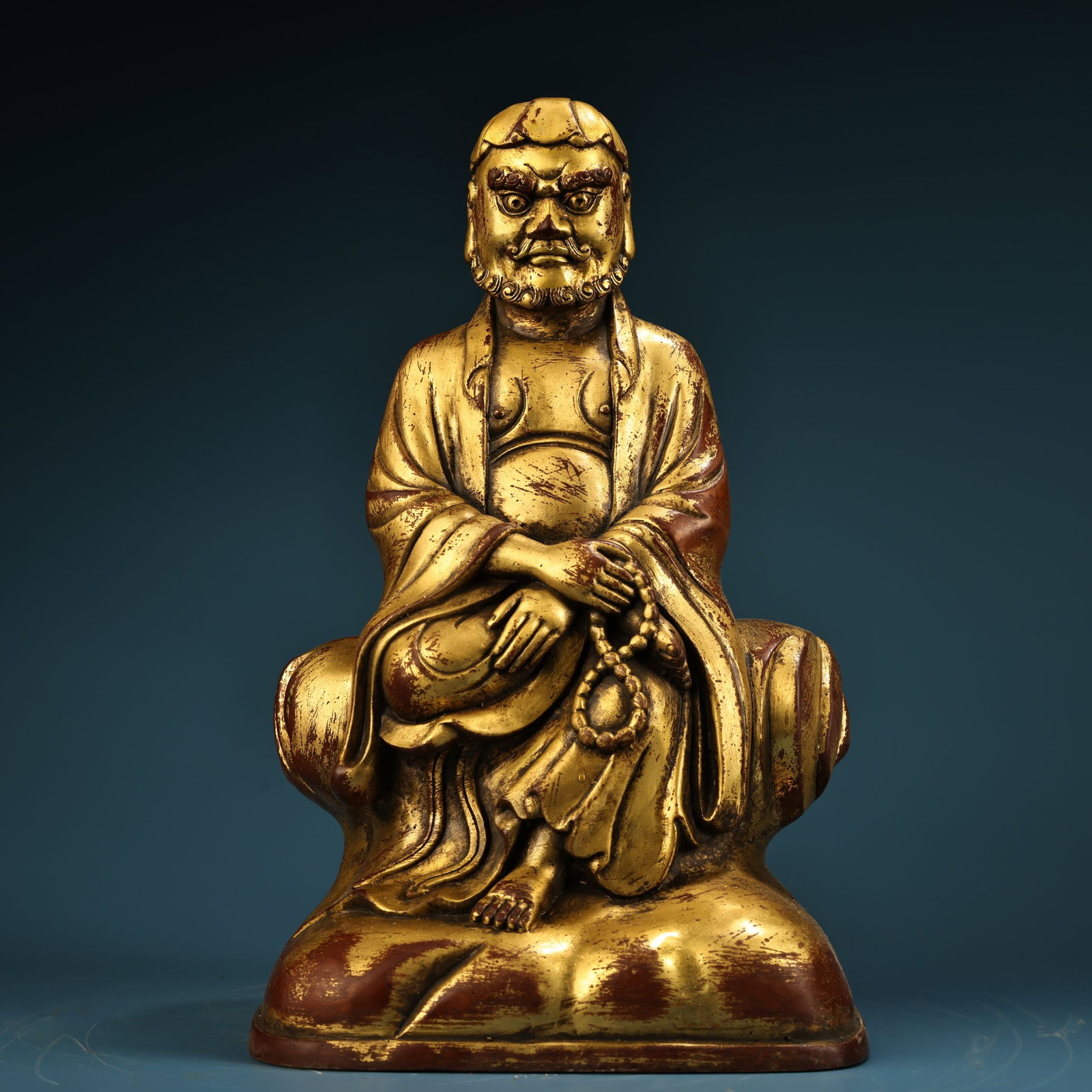 A rare and valuable collection includes a pure copper gilt bronze high-relief Bodhidharma statue. (1 of 9)