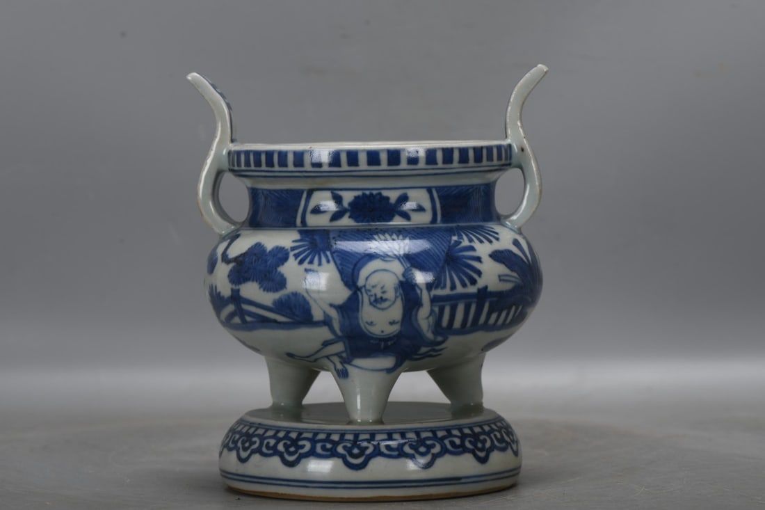 blue and white porcelain incense burner depicting figures and stories from the Wanli period of the (1 of 9)