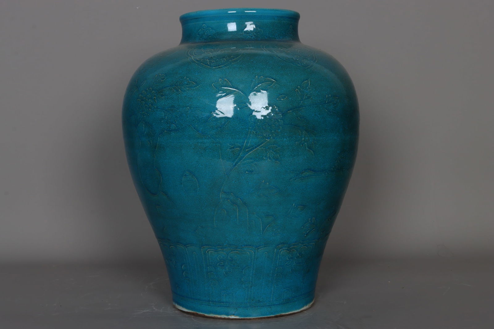 A Ming Dynasty, Yongle period enamel jar with peacock and flower design.: A Ming Dynasty, Yongle period enamel jar with peacock and flower design, measuring 37 cm in height, 15.2 cm in mouth diameter, 30 cm in belly diameter, and 18 cm in base diameter. Provenance:Private c