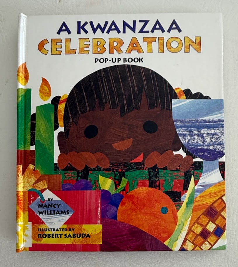 [POP-UP] Robert Sabuda. A Kwanzaa Celebration Pop-Up Book. (1 of 4)