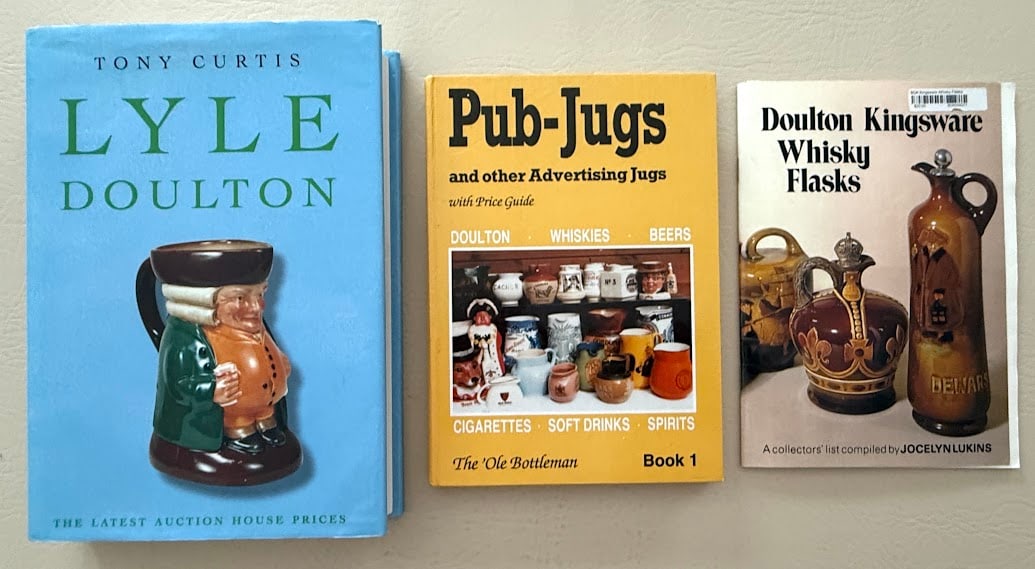 [Royal Doulton] Lyle Doulton Price Guide, by Tony Curtis. * Doulton Kingsware Whisky Flasks, by (1 of 7)