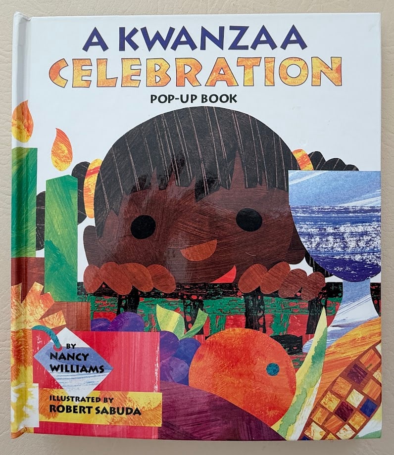 [POP-UP] Robert Sabuda. A Kwanzaa Celebration Pop-Up Book. (1 of 5)