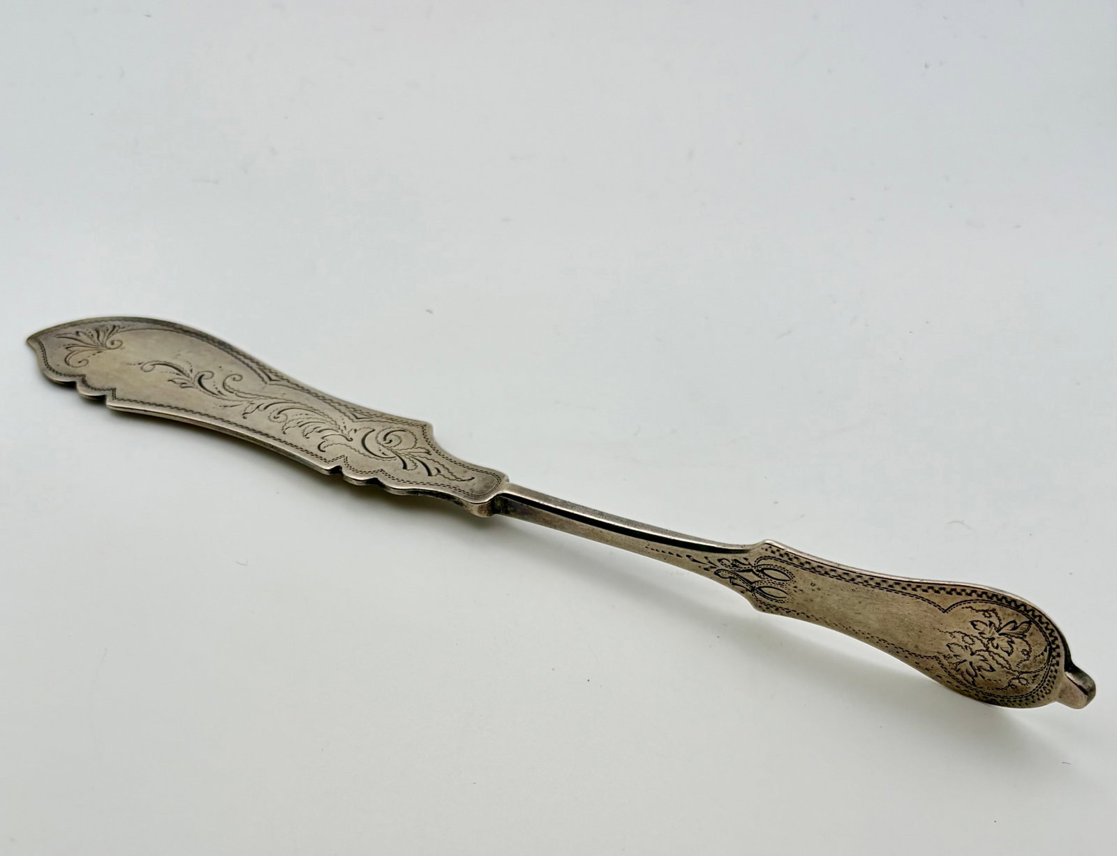 Antique Harting & Kroesing Coin Silver Master Butter Knife (1 of 4)